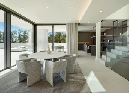 CONTEMPORARY LUXURY VILLA WITH PANORAMIC SEA VIEWS FOR SALE IN LOS FLAMINGOS, BENAHAVIS