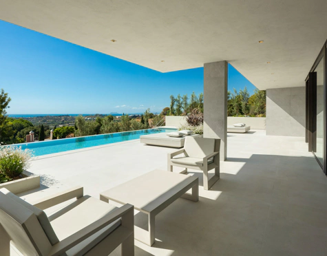 Villa for sale in Los Flamingos, Benahavis