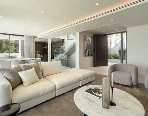 Villa for sale in Los Flamingos, Benahavis