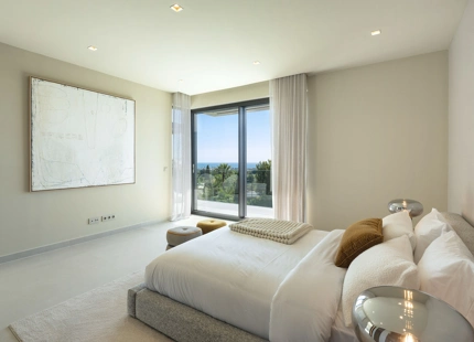CONTEMPORARY LUXURY VILLA WITH PANORAMIC SEA VIEWS FOR SALE IN LOS FLAMINGOS, BENAHAVIS