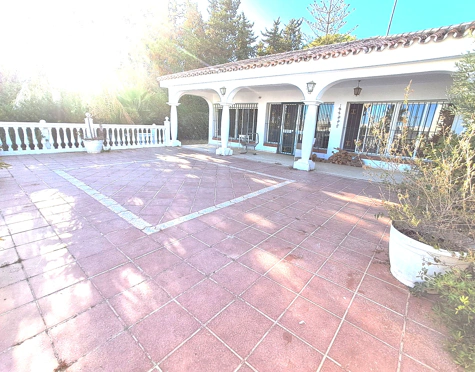 Villa en venta en Paraiso Medio, Estepona East