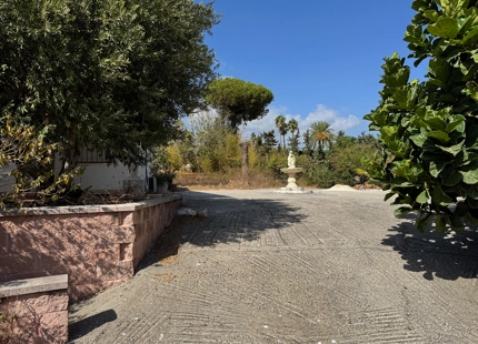 VILLA ANDALUZA CON GRAN POTENCIAL DE RENOVACIÓN EN VENTA EN ESTEPONA ESTE