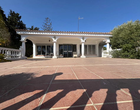 Villa en venta en Paraiso Medio, Estepona East