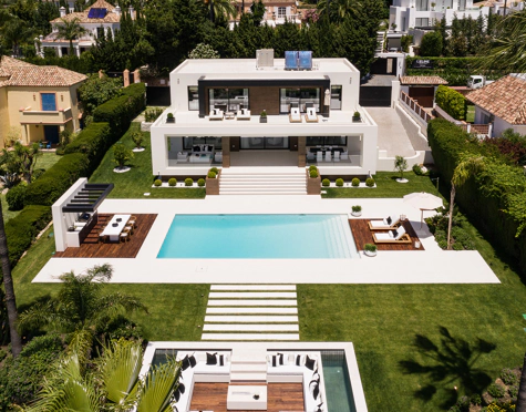 Villa en venta en Los Naranjos Golf, Nueva Andalucia