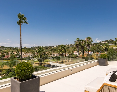 Villa en venta en Los Naranjos Golf, Nueva Andalucia