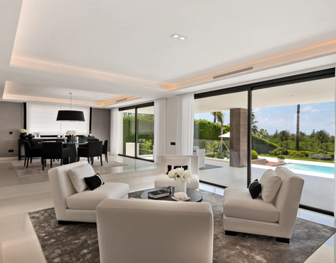 Villa en venta en Los Naranjos Golf, Nueva Andalucia