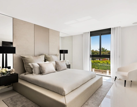 Villa en venta en Los Naranjos Golf, Nueva Andalucia