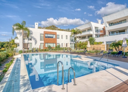ELEGANT GROUND FLOOR DUPLEX WITH PANORAMIC SEA VIEWS FOR SALE IN SIERRA BLANCA