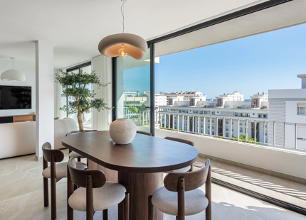 SEAFRONT REFURBISHED PENTHOUSE FOR SALE IN MARBELLA CENTRO
