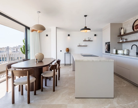 SEAFRONT REFURBISHED PENTHOUSE FOR SALE IN MARBELLA CENTRO