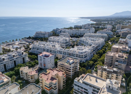 SEAFRONT REFURBISHED PENTHOUSE FOR SALE IN MARBELLA CENTRO