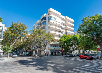 SEAFRONT REFURBISHED PENTHOUSE FOR SALE IN MARBELLA CENTRO