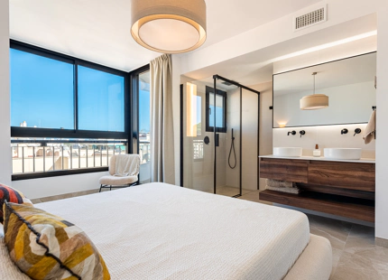SEAFRONT REFURBISHED PENTHOUSE FOR SALE IN MARBELLA CENTRO