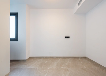 SEAFRONT REFURBISHED PENTHOUSE FOR SALE IN MARBELLA CENTRO
