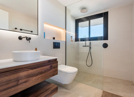 SEAFRONT REFURBISHED PENTHOUSE FOR SALE IN MARBELLA CENTRO