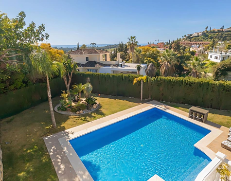 Villa for sale in Paraiso Alto, Benahavis