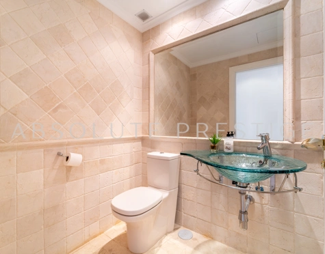 Luxurious Apartment with Sea Views in El Embrujo Banús, Marbella