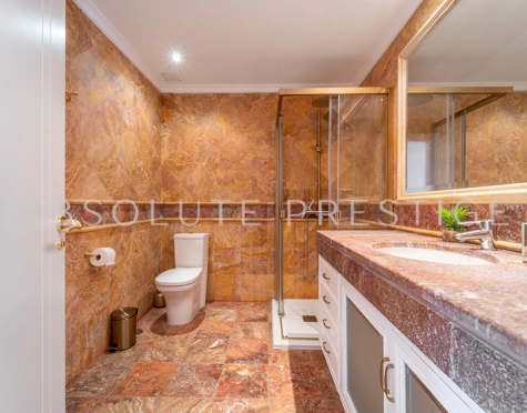 Luxurious Apartment with Sea Views in El Embrujo Banús, Marbella