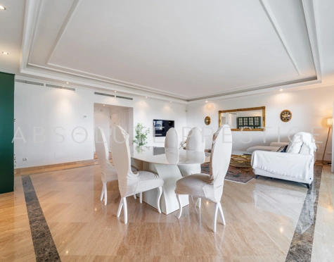Luxurious Apartment with Sea Views in El Embrujo Banús, Marbella