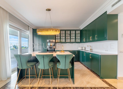 Apartamento de lujo con vistas al mar en El Embrujo Banús, Marbella