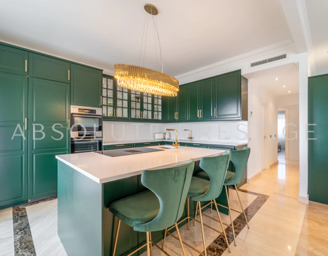 Luxurious Apartment with Sea Views in El Embrujo Banús, Marbella