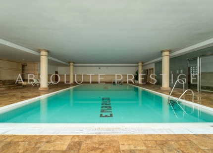 Apartamento de lujo con vistas al mar en El Embrujo Banús, Marbella