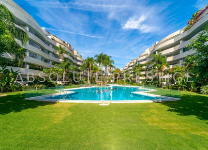 Apartamento de lujo con vistas al mar en El Embrujo Banús, Marbella