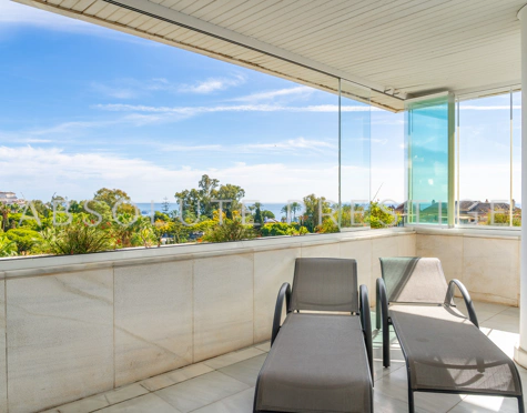 Luxurious Apartment with Sea Views in El Embrujo Banús, Marbella