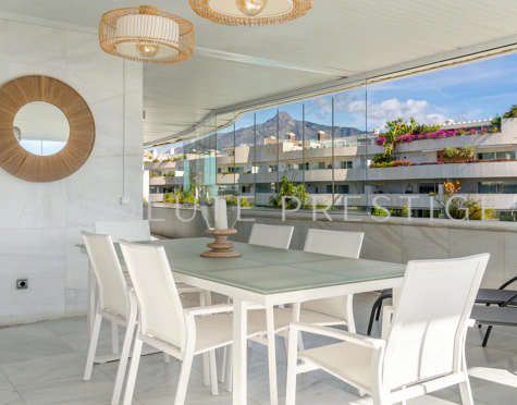 Luxurious Apartment with Sea Views in El Embrujo Banús, Marbella