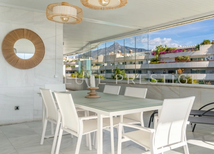 Apartamento de lujo con vistas al mar en El Embrujo Banús, Marbella