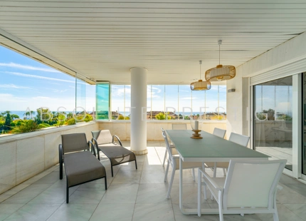 Apartamento de lujo con vistas al mar en El Embrujo Banús, Marbella