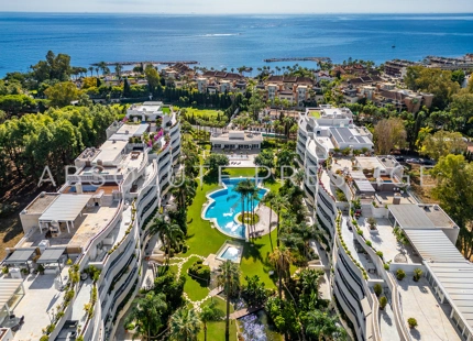 Apartamento de lujo con vistas al mar en El Embrujo Banús, Marbella