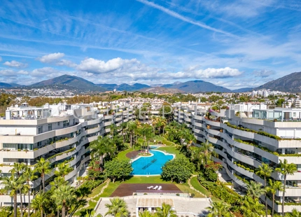 Apartamento de lujo con vistas al mar en El Embrujo Banús, Marbella