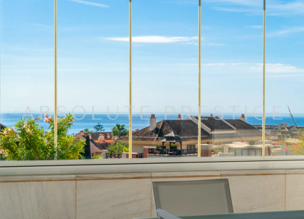 Apartamento de lujo con vistas al mar en El Embrujo Banús, Marbella