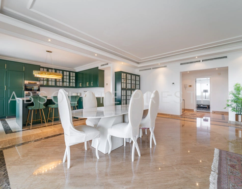 Luxurious Apartment with Sea Views in El Embrujo Banús, Marbella