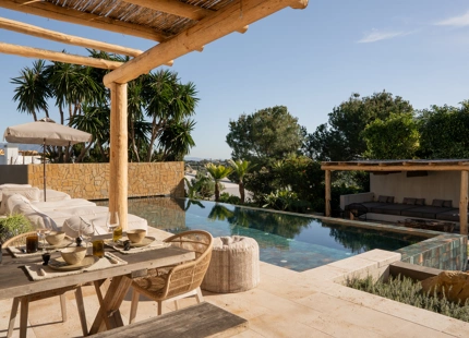 BALI RETREAT VILLA FOR SALE IN SELWO, ESTEPONA