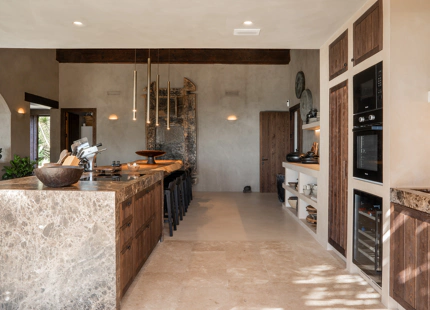 BALI RETREAT VILLA FOR SALE IN SELWO, ESTEPONA