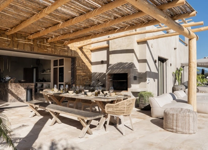 BALI RETREAT VILLA FOR SALE IN SELWO, ESTEPONA