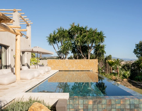 Villa for sale in Selwo, Estepona East