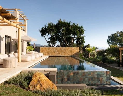 Villa for sale in Selwo, Estepona East