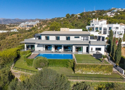 CONTEMPORARY VILLA WITH PANORAMIC SEA AND MOUNTAIN VIEWS IN LOS ALTOS DE LOS MONTEROS