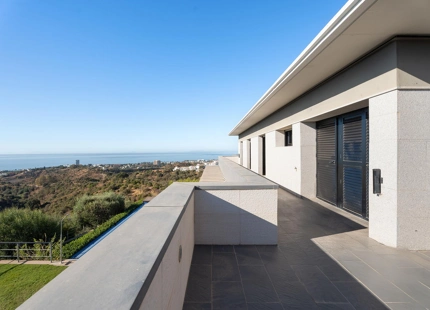 CONTEMPORARY VILLA WITH PANORAMIC SEA AND MOUNTAIN VIEWS IN LOS ALTOS DE LOS MONTEROS