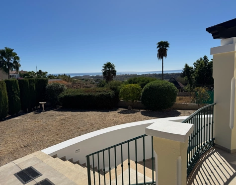 Villa for sale in Puerto Romano, Estepona East