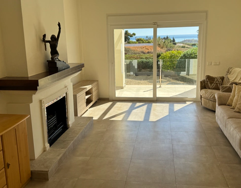Villa for sale in Puerto Romano, Estepona East