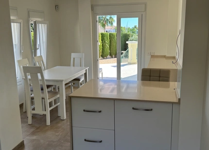 VILLA FAMILIAR EN VENTA EN ESTEPONA ESTE