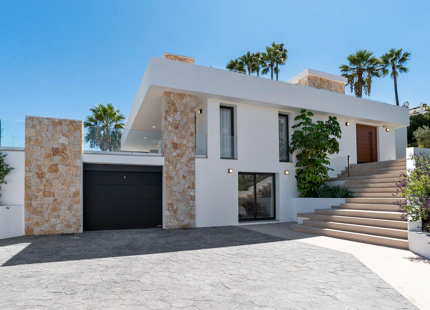 VILLA MEDITERRÁNEA CONTEMPORÁNEA CERCA DEL CLUB DE GOLF GUADALMINA Y LA PLAYA