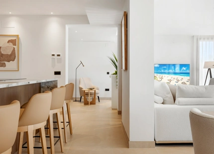 VILLA MEDITERRÁNEA CONTEMPORÁNEA CERCA DEL CLUB DE GOLF GUADALMINA Y LA PLAYA