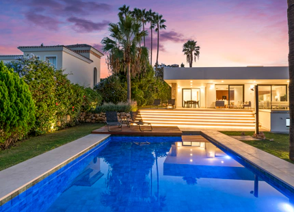 VILLA MEDITERRÁNEA CONTEMPORÁNEA CERCA DEL CLUB DE GOLF GUADALMINA Y LA PLAYA