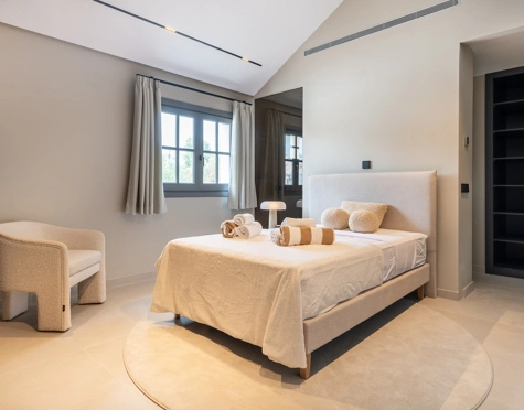 Villa for sale in Atalaya Golf, Estepona East