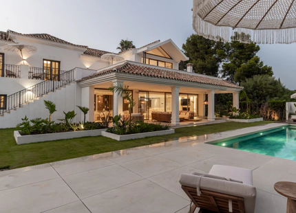 ELEGANT ANDALUSIAN VILLA WITH CONTEMPORARY INTERIORS NEAR ATALAYA GOLF
